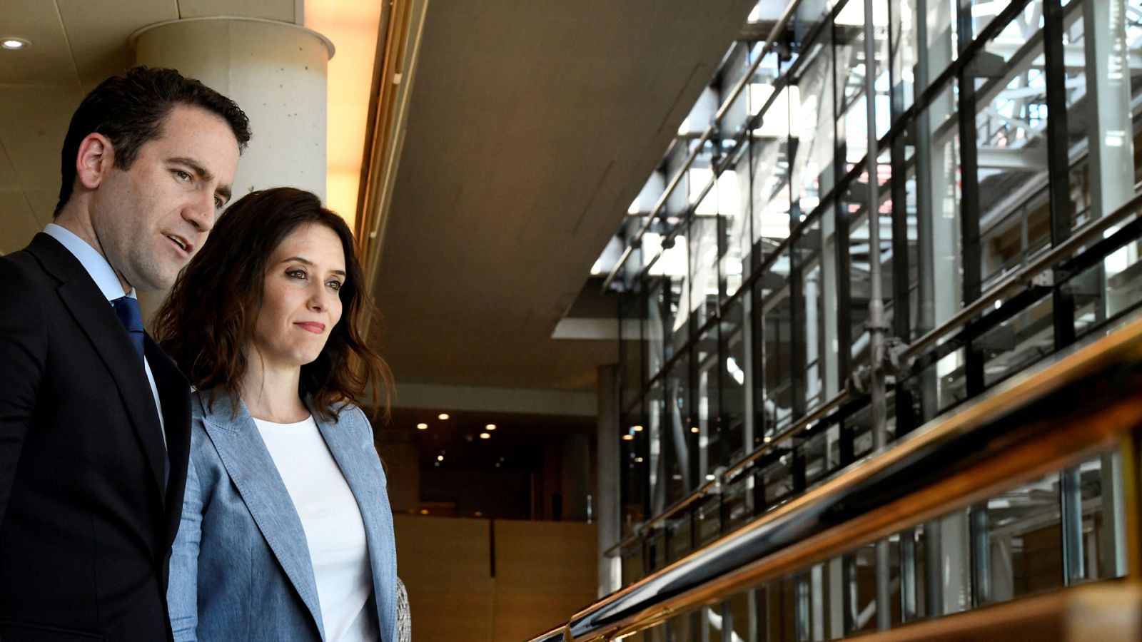 PP y Ciudadanos se mantienen en su posición y descartan abstenerse en la investidura de Sánchez