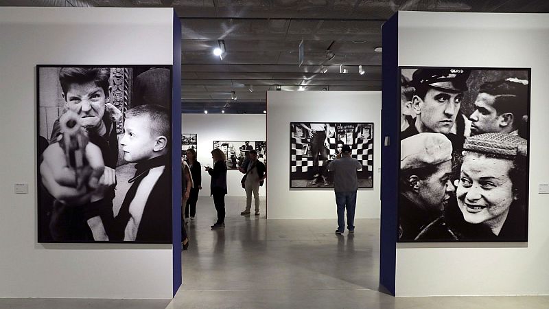 Una exposición recoge 200 obras artísticas del fotógrafo William Klein