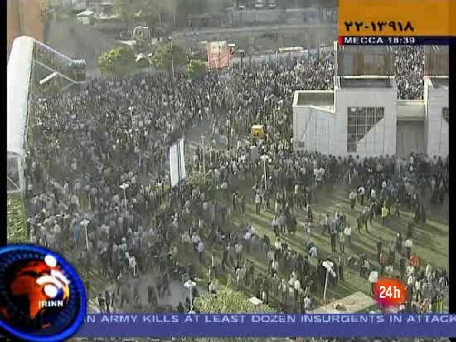 Los seguidores del reformista Mousaví protestan por los resultados de las elecciones que dieron la victoria a Mahmud Ahmadineyad.