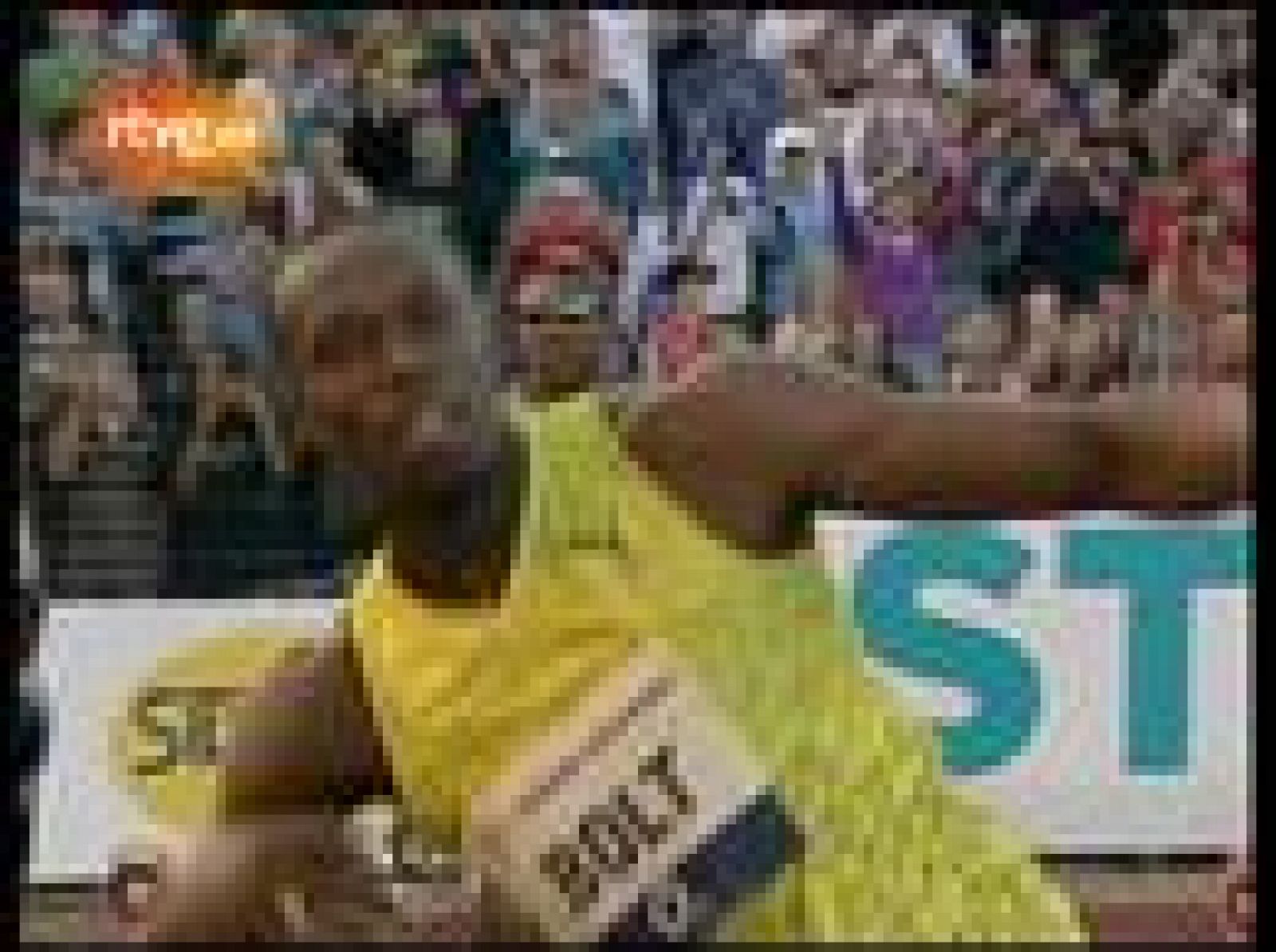 Usain Bolt ha marcado 9.77 en los 100 metros y ya empieza a deleitar con sus exhibiciones.