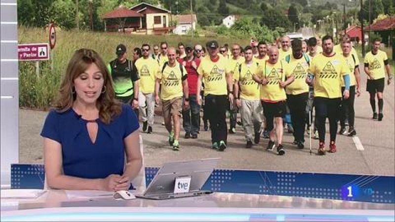 Los trabajadores de Alcoa inician una marcha de Avilés a Madrid para exigir el futuro de sus empleos