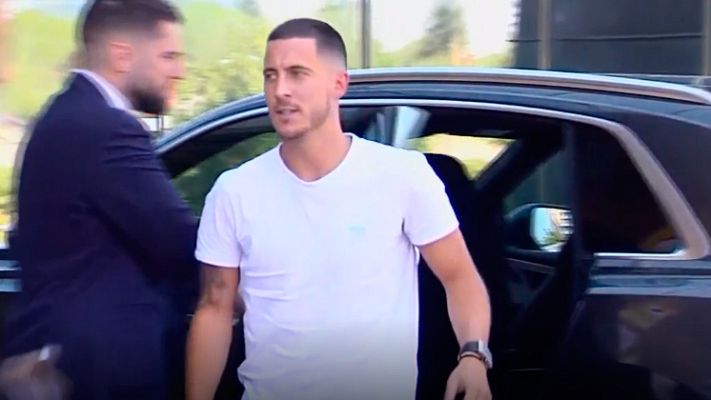 Telediario 1 - Todo listo en el Bernabéu para la presentación de Hazard con el Madrid