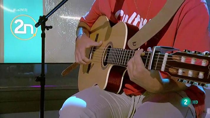 Guitarricadelafuente canta "Guantanamera"