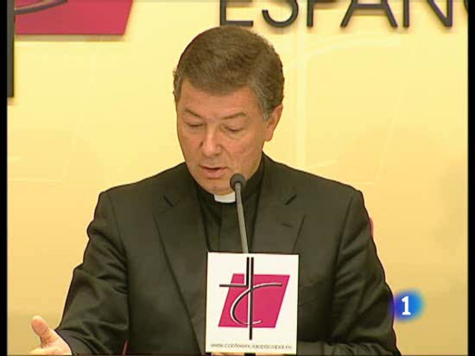 Los obispos  afirman que abortar es matar y ataca el sistema educativo porque -dice- promueve una moral pro abortista. También defienden la objeción de conciencia de los profesionales de la medicina y advierten que todo aquél que participe en la ejecución de un aborto será expulsado de la iglesia automáticamente