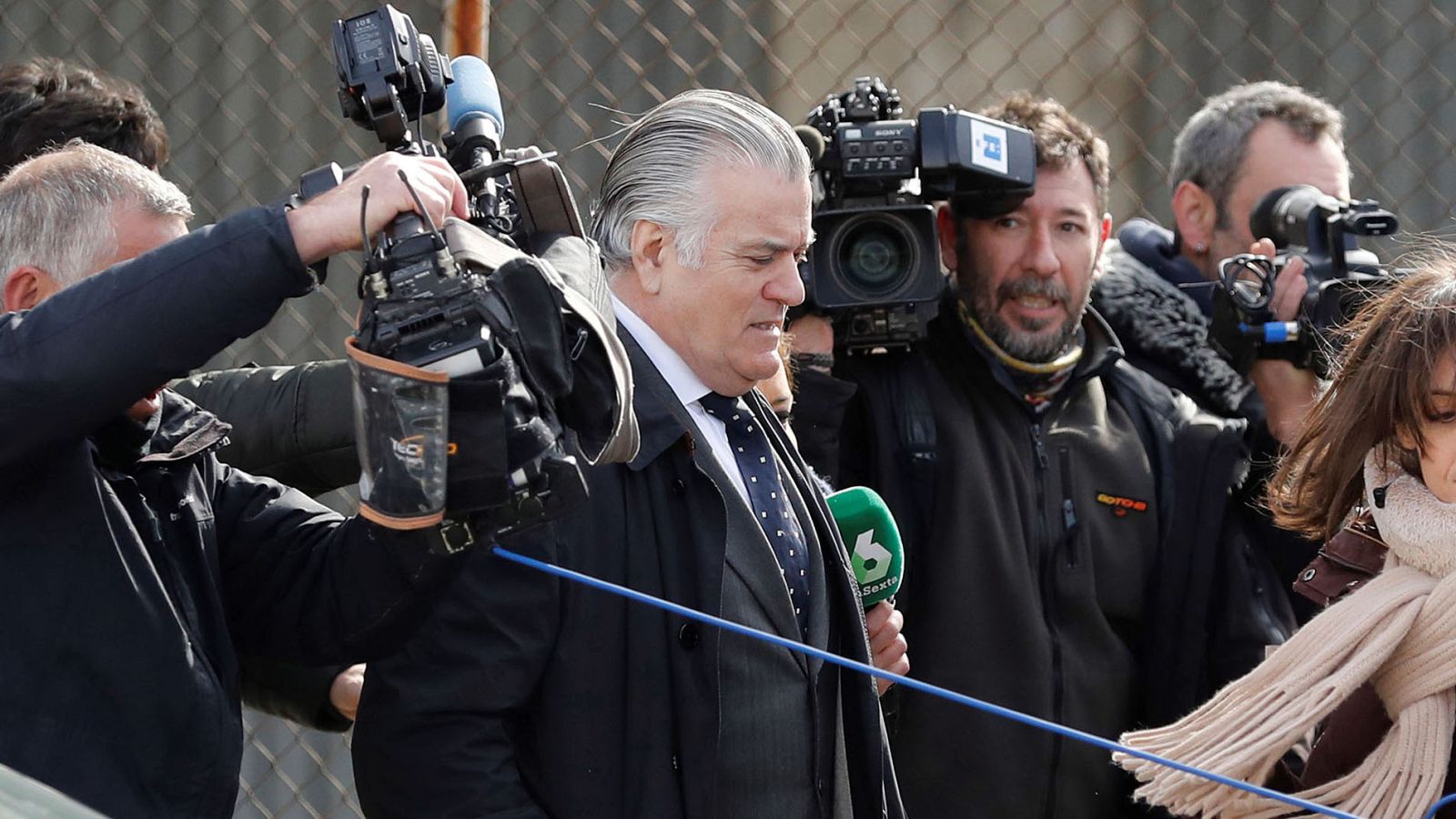 Ordenadores Bárcenas: El juez mantiene al PP en el banquillo de los acusados por la destrucción de los ordenadores de Bárcenas | Ver