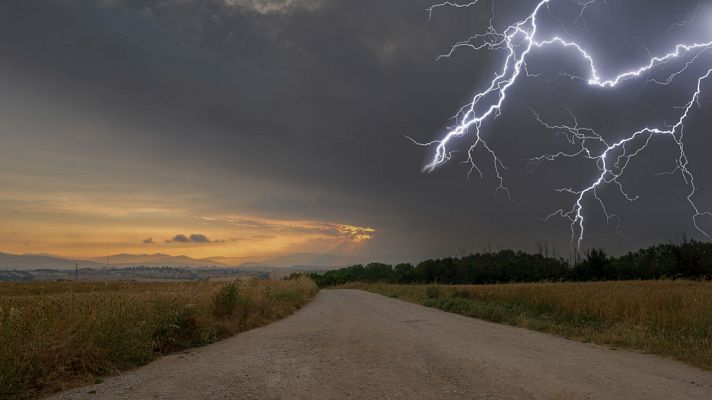 Chubascos y tormentas fuertes al final del día en Navarra