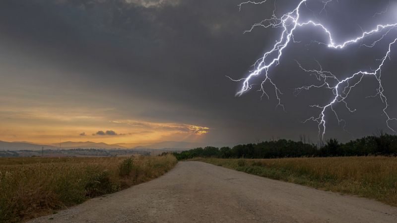 Chubascos y tormentas fuertes al final del día en Navarra - ver ahora 