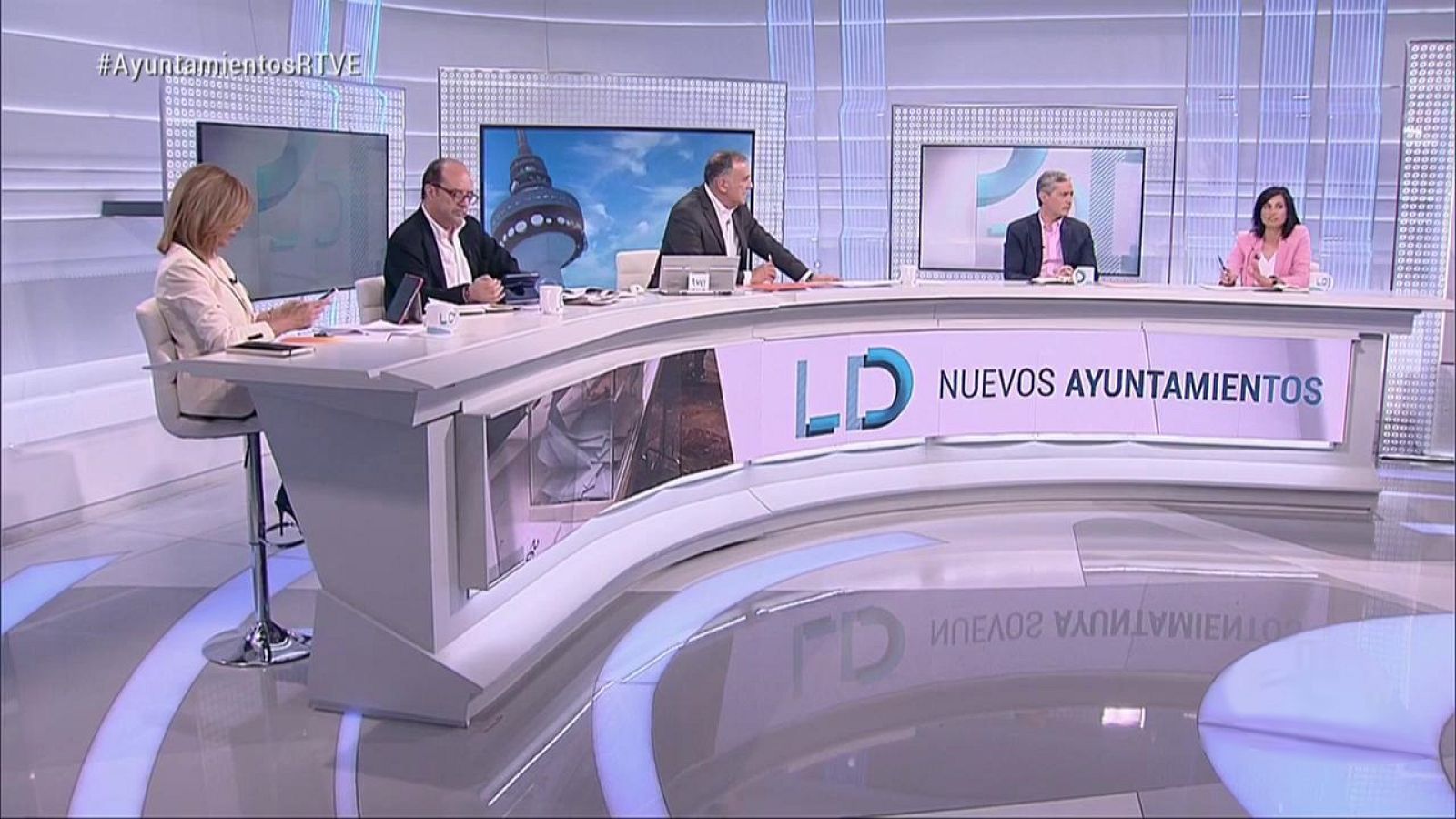 Especial informativo - Los Desayunos de TVE: Nuevos Ayuntamientos - ver ahora