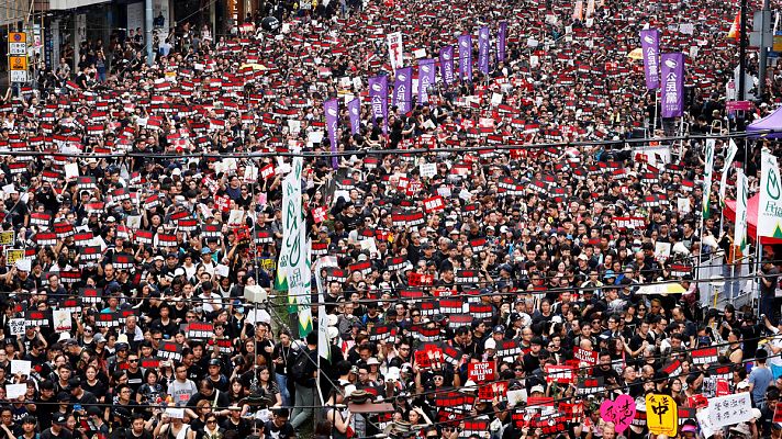  - Cientos de miles de personas se manifiestan en Hong Kong para pedir la retirada de la ley de extradición