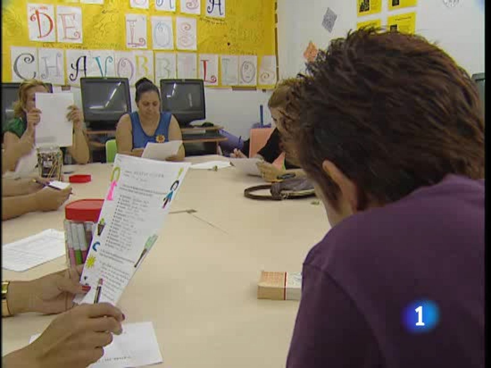 Muchas personas aprenden a leer y a escribir siendo adultas | Ver