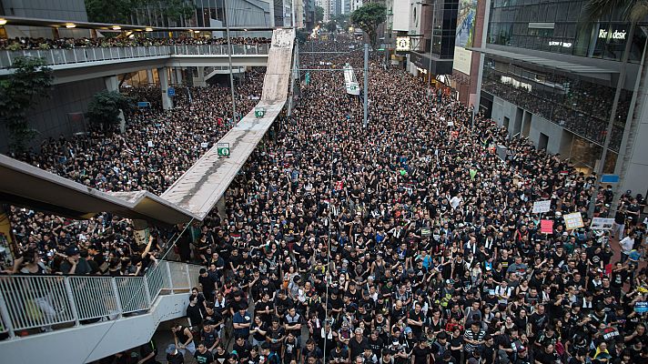Masiva manifestación en Hong Kong para exigir la retirada definitiva de la ley de extradición