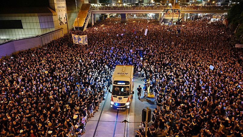 Cientos de miles de manifestantes vuelven a ocupar el centro financiero de Hong Kong para decir 'no' al proyecto de ley de extradición con China continental