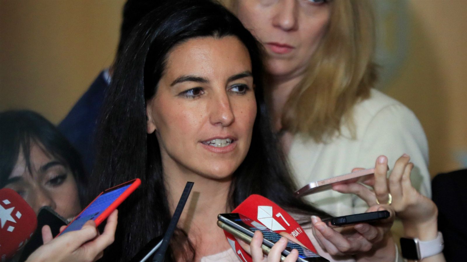 Vox suspende la negociación con el PP en la Comunidad por el "incumplimiento del contrato" en el Ayuntamiento - Informativo 24h | Ver