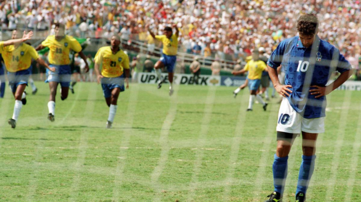 Baggio falla el penalti decisivo en USA'94