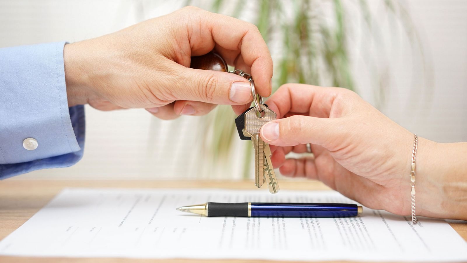 Entra en vigor una nueva ley hipotecaria más transparente y protectora para el comprador