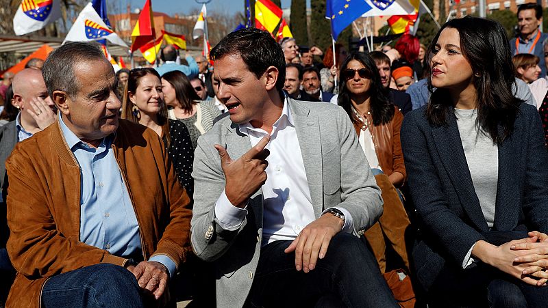 El exministro Celestino Corbacho se reúne con Valls y Cs para decidir en qué formación se queda