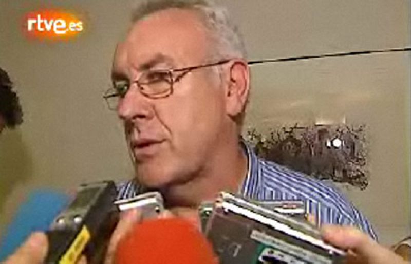 Cayo Lara (IU) advierte a ETA de que  no tiene "sentido de existencia" en España