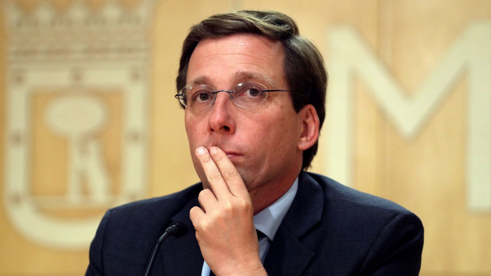 Almeida dice que el PP cumplirá el acuerdo con Vox, pero deja en el aire el tema de las concejalías