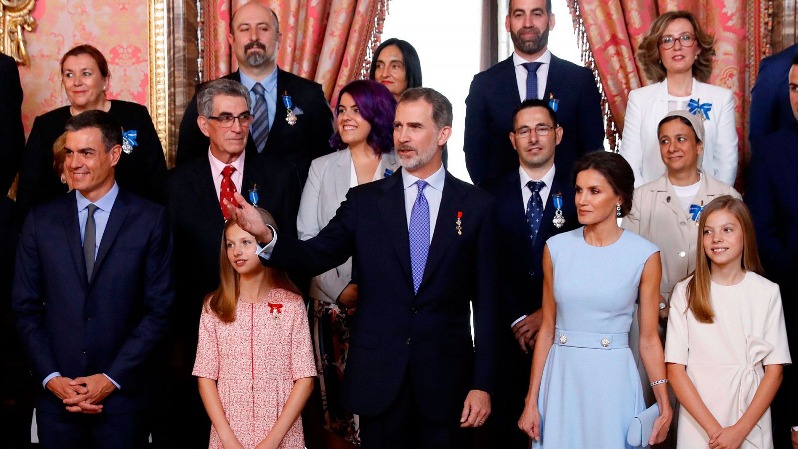 Cinco años de la proclamación de Felipe VI - El rey concede las medallas al Mérito Civil - RTVE.es