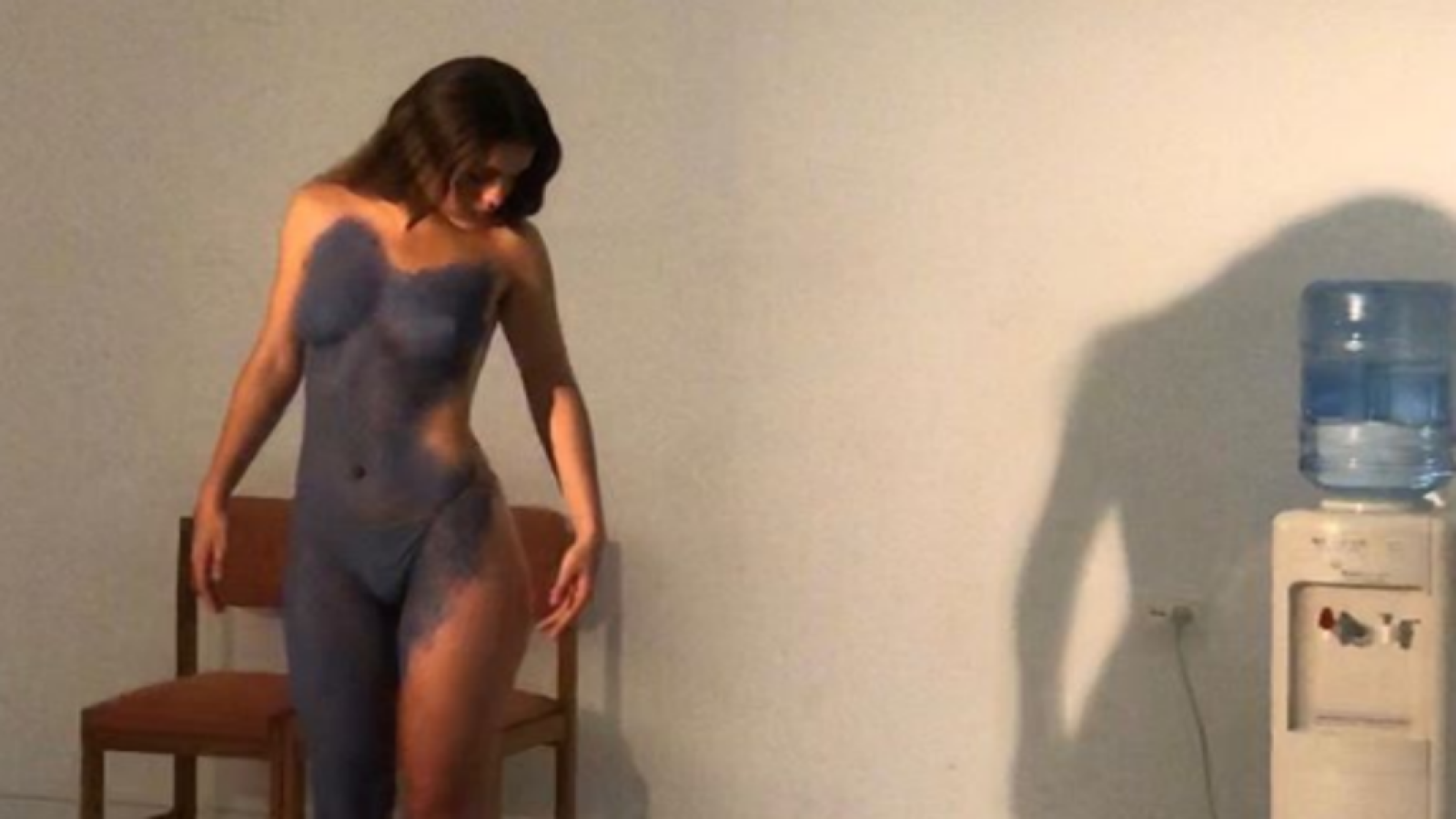 Amaia sorprende con su desnudo - D Corazón | Ver