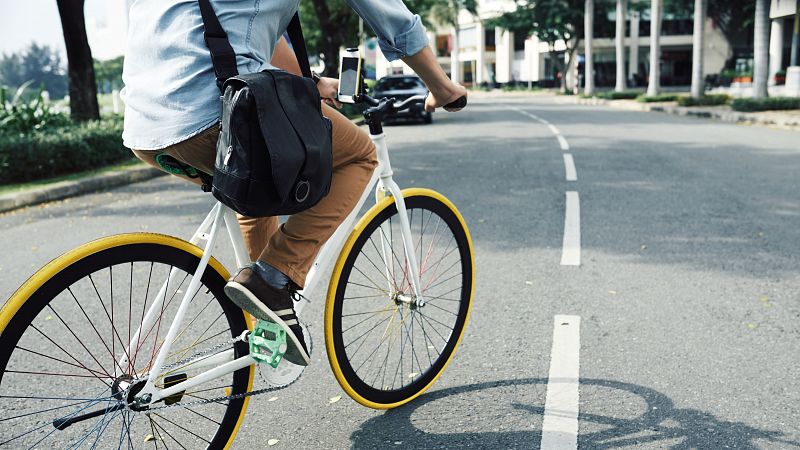 Más del 60% de los conductores que adelantan a una bicicleta no recuerdan haberla visto
