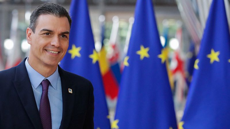 El presidente del Gobierno en funciones, Pedro Snchez, que se encuentra en Bruselas durante la negociacin para la constitucin de las instituciones europeas, ha criticado a Ciudadanos por "pactar" con Vox en comunidades y ayuntamientos, por sus "pa