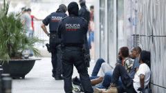 Una macrooperación antidroga en el Raval con más de 1.000 agentes se salda con 50 detenidos