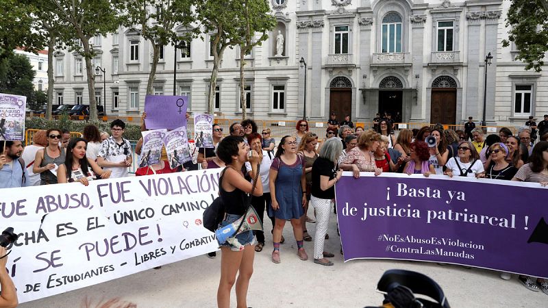 El movimiento feminista se moviliza para celebrar la sentencia del caso de 'La Manada'