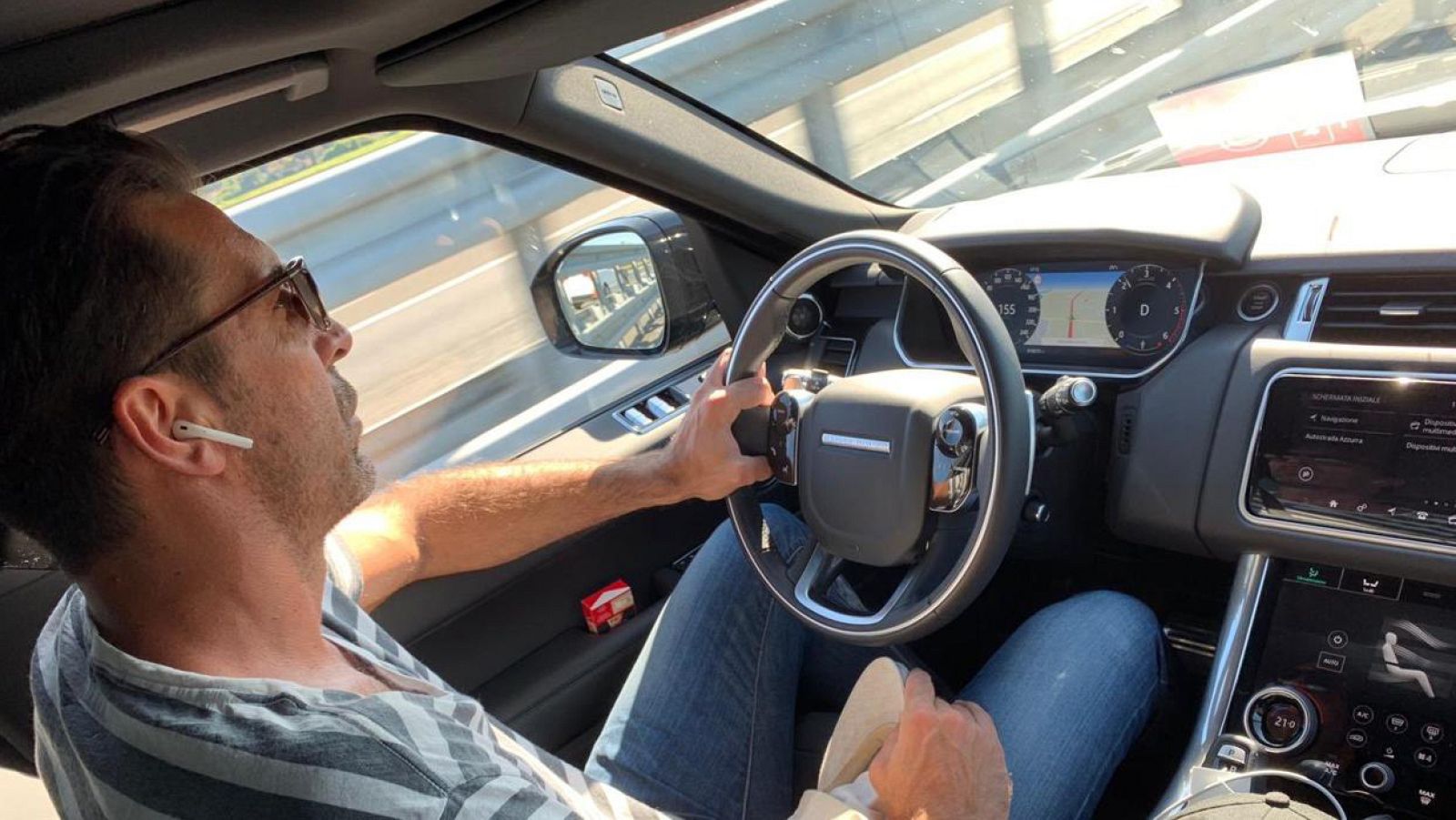 Buffon sube una foto a redes sociales infringiendo normas de tráfico | Ver