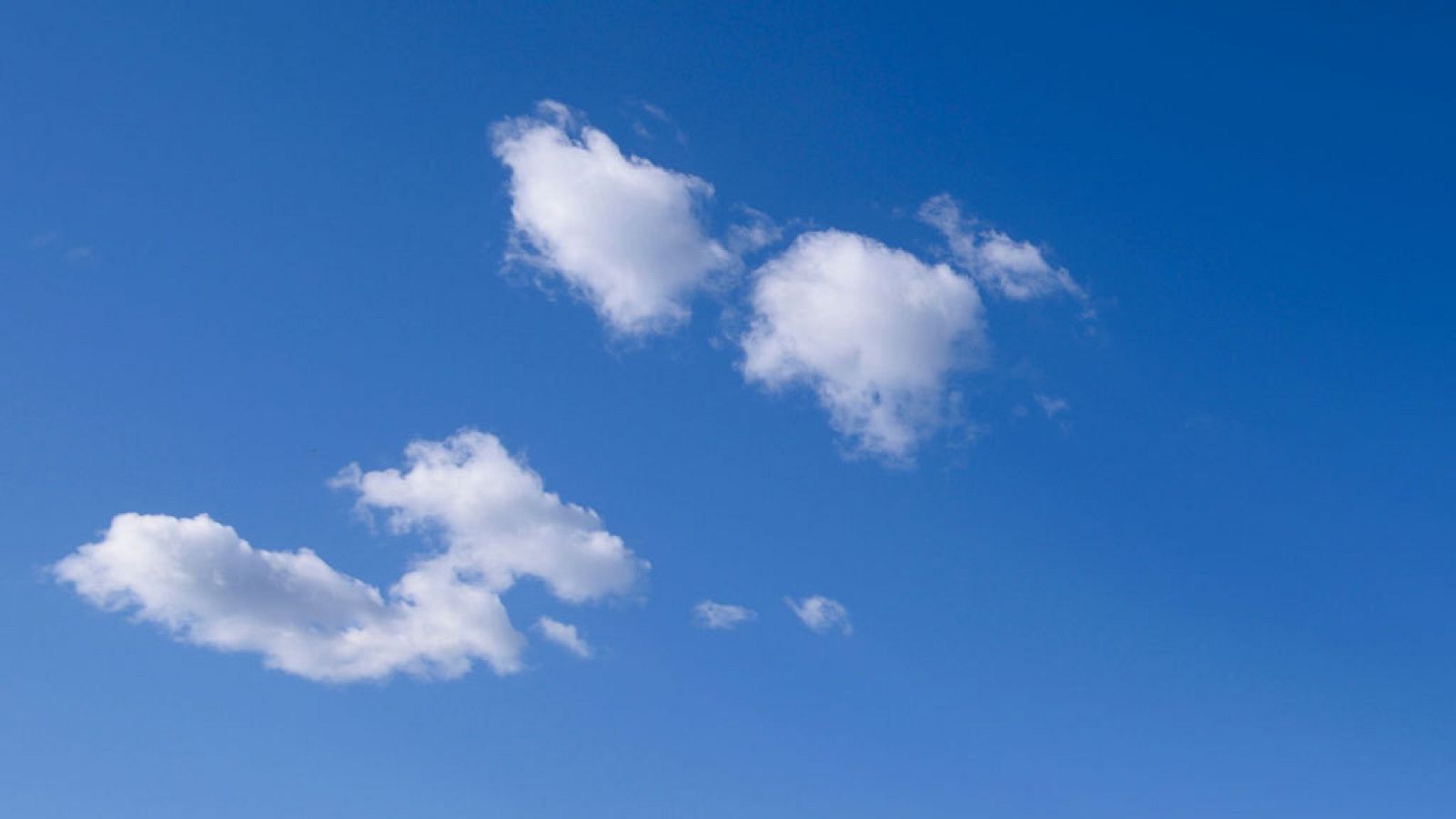 Predominio de cielo poco nuboso