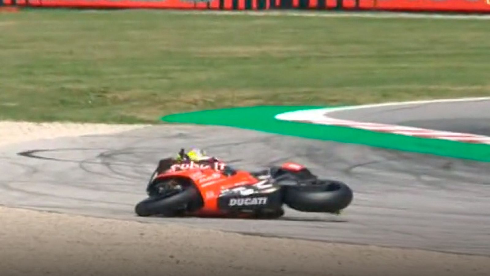 Bautista sufre una caída en la segunda vuelta de carrera | Ver