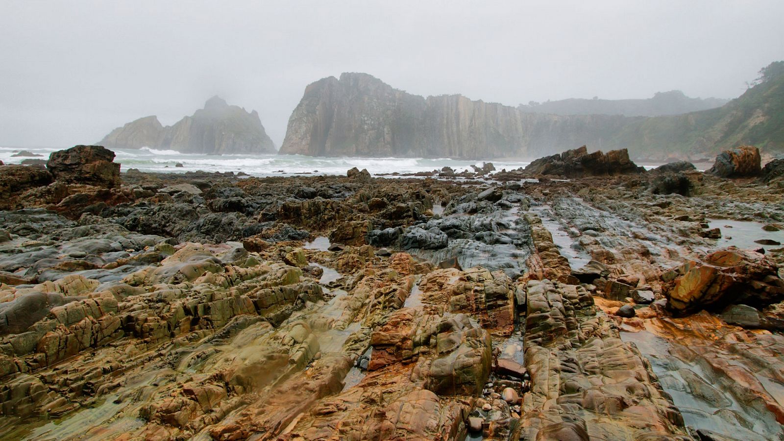 El tiempo: Posibilidad de precipitaciones localmente fuertes en Asturias y norte de León | RTVE Play