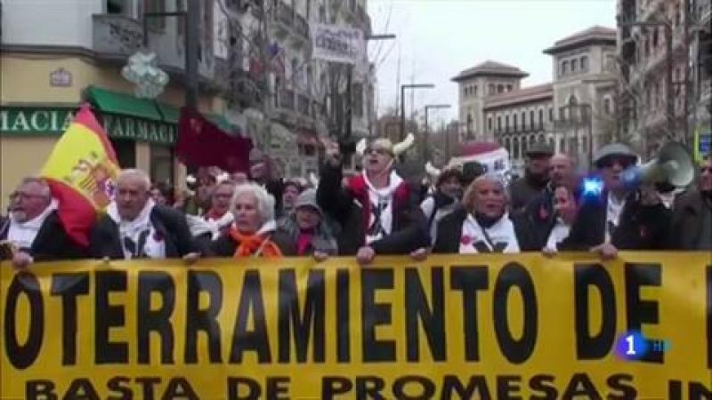 El AVE Madrid-Granada realiza su viaje inaugural tras una década de obras