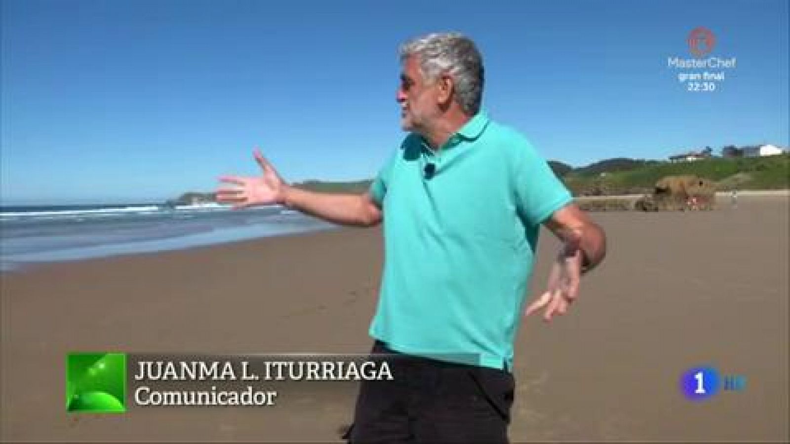 Practicando surf en San Vicente de la Barquera 