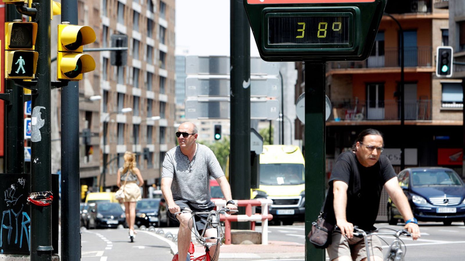 Viento fuerte en el sistema Central y temperaturas significativamente altas en el este y centro de la Península - ver ahora