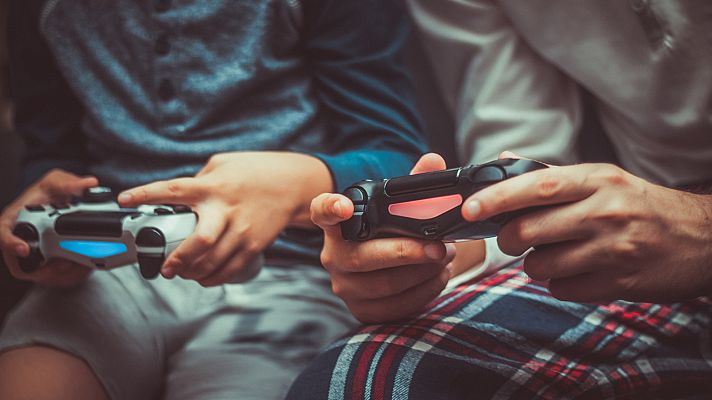 Modo Digital - Gamelab | Laura Higgins: "No tienes que ser un experto en videojuegos, pero pregúntale a tus hijos por lo que hacen online"