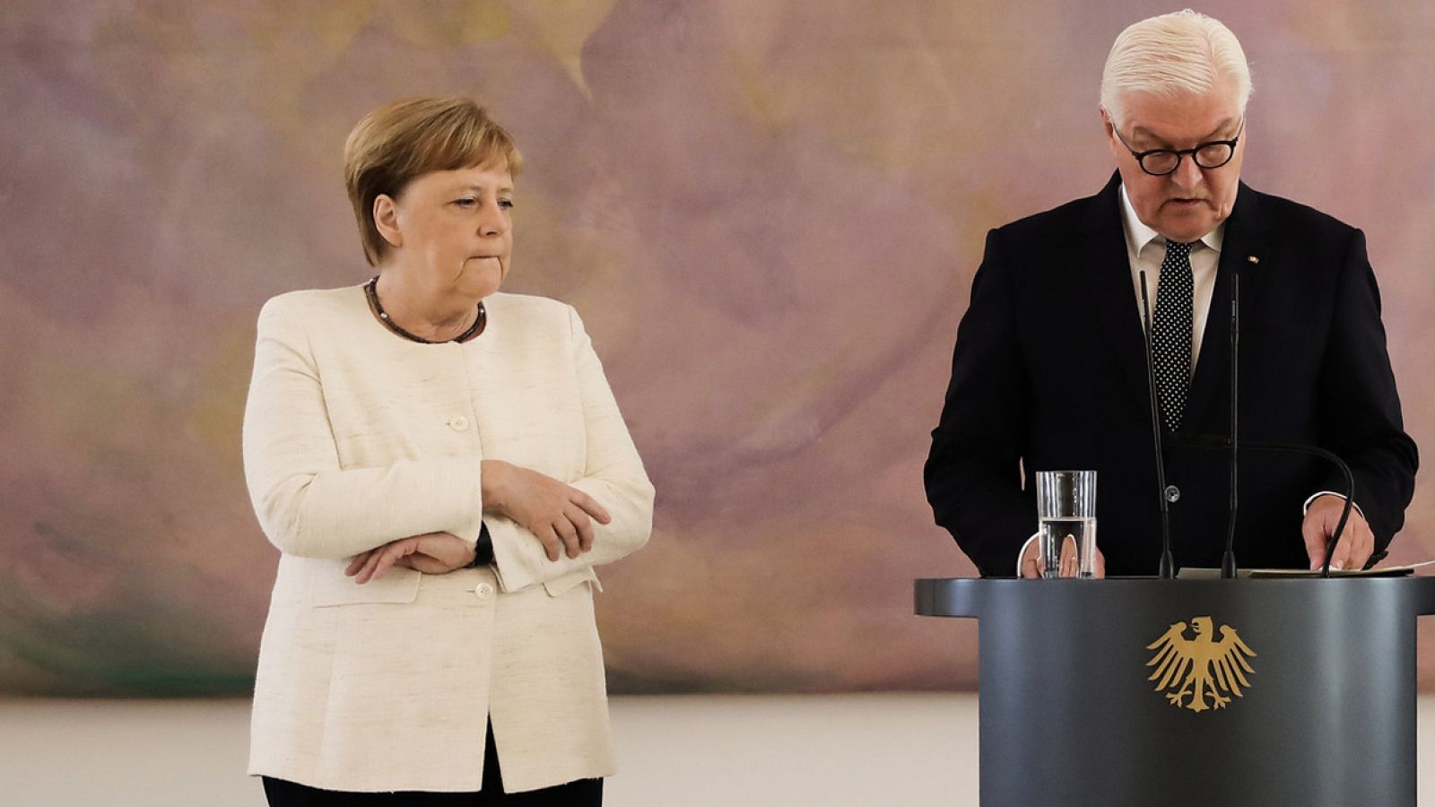 Merkel sufre otro episodio de temblores