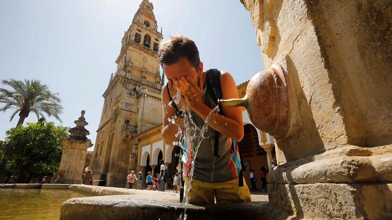 La ola de calor se intensifica y se extiende a una treintena de provincias