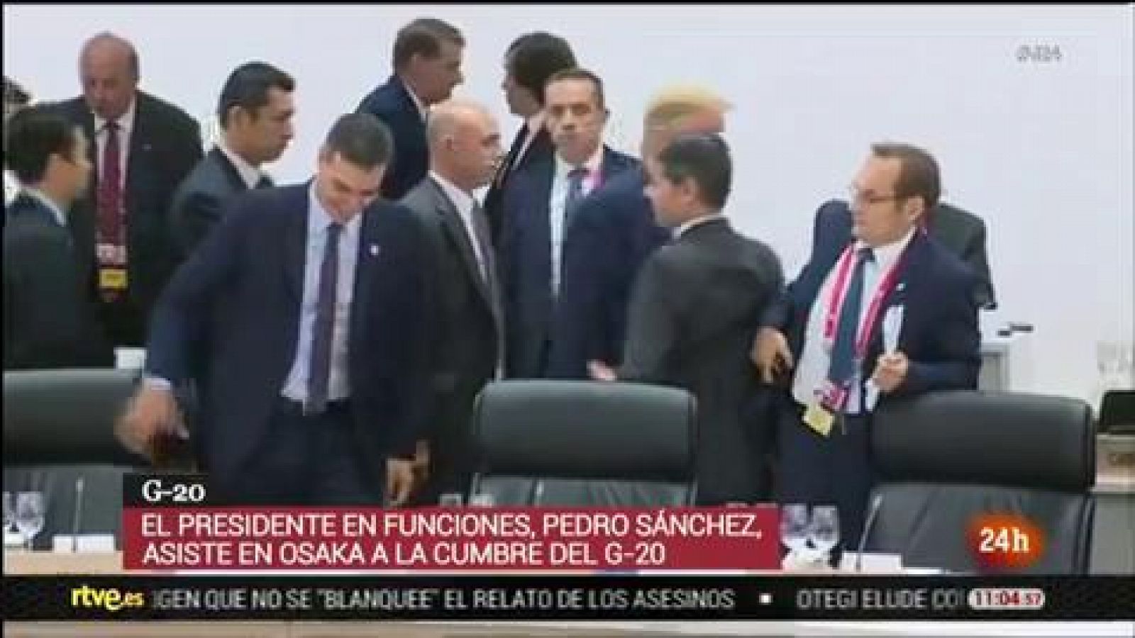 G20 Osaka: Trump 'saluda' a Pedro Sánchez durante el G20 y le señala su asiento