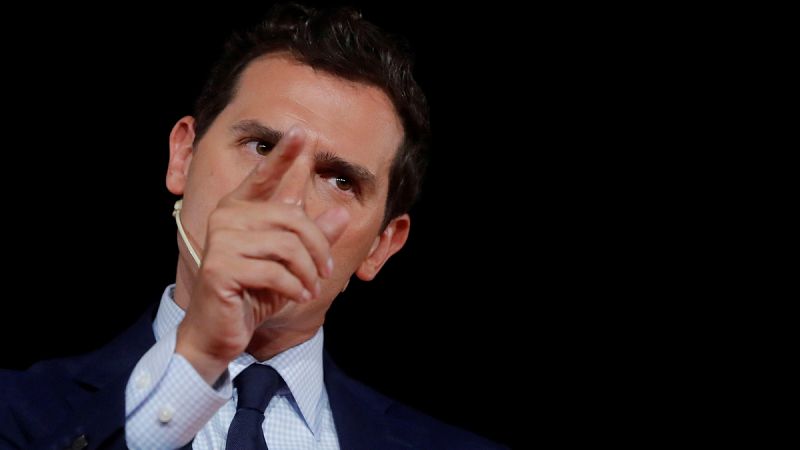 Rivera rechaza las presiones de "Sánchez y sus tentáculos" para abstenerse en la investidura