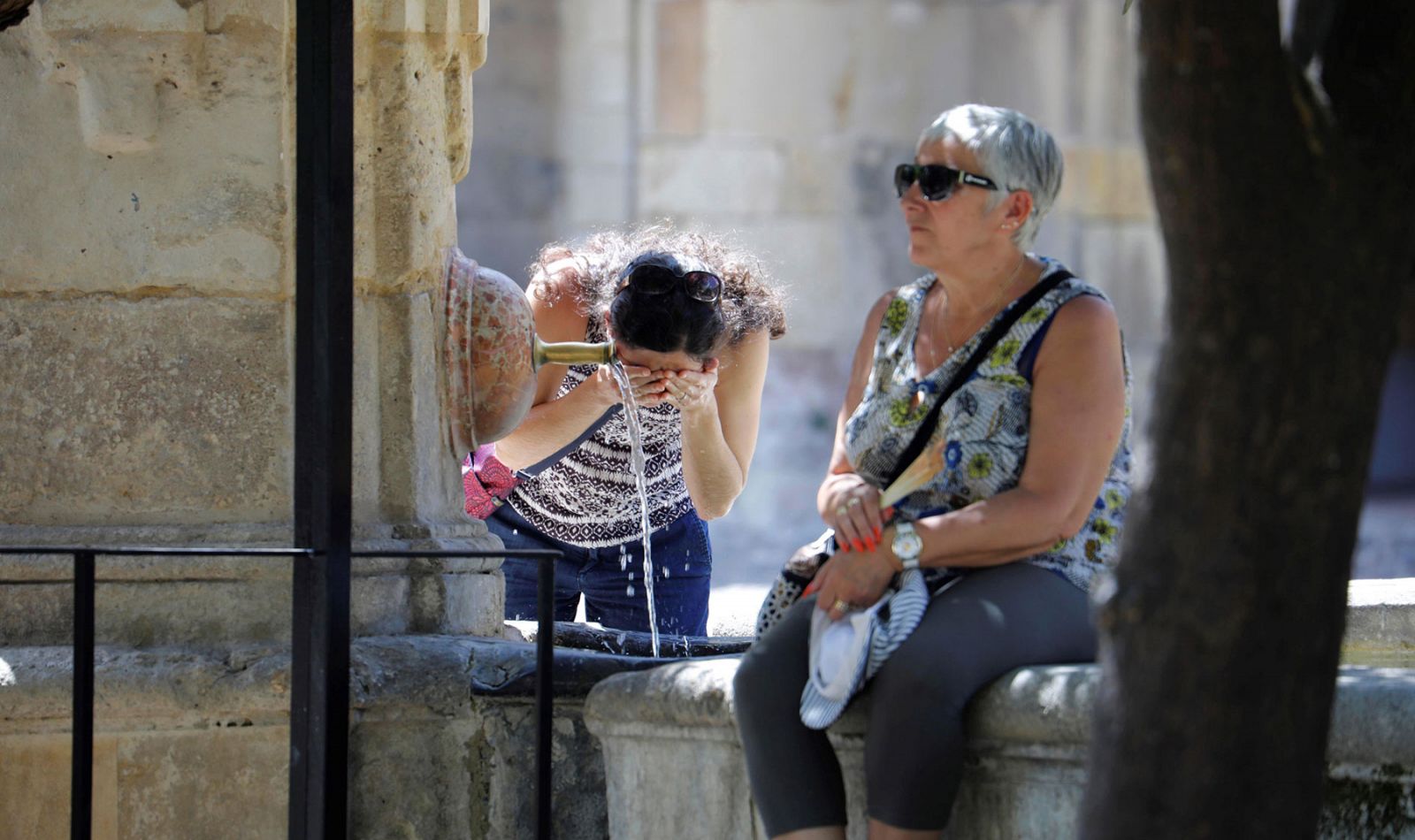 Dos muertos y un hospitalizado en estado grave a causa de la ola de calor que sacude España