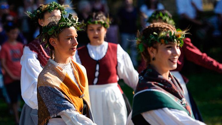 RTVE Igualdad - Peñas, dantzaris y mujeres pioneras