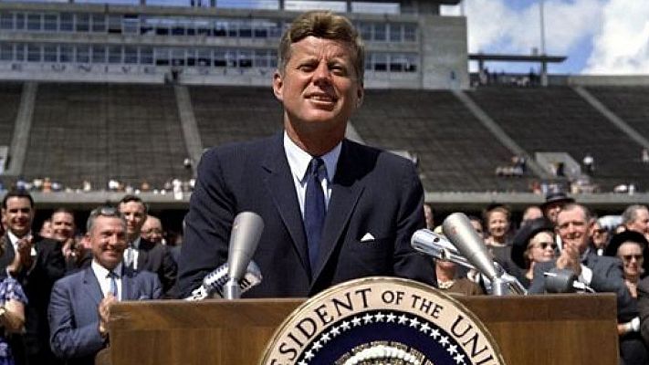 Kennedy: "Elegimos ir a la Luna"