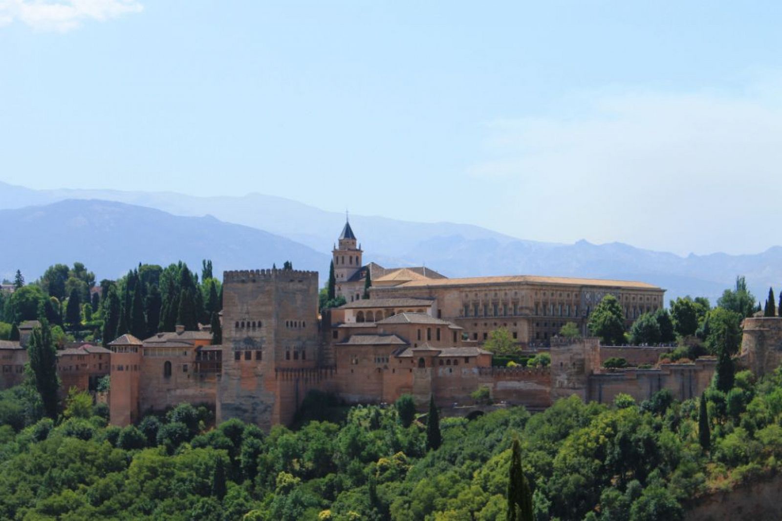 España Directo -  La Alhambra de Granada, un lugar de récord