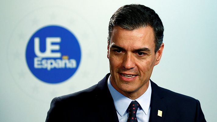 Sánchez acusa a Rivera de no tener el "mínimo decoro" 