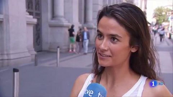 Telediario 1 - Disminuye, casi hasta la mitad, el número de reclamaciones contra los bancos