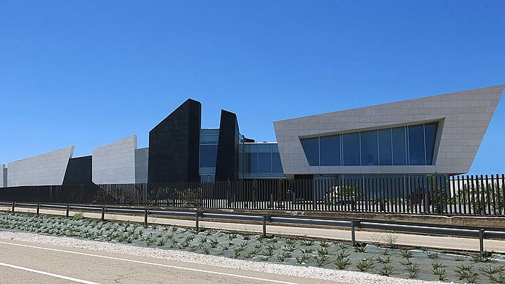 Telediario 1 - Tres muertos en un accidente laboral en las Bodegas Paniza