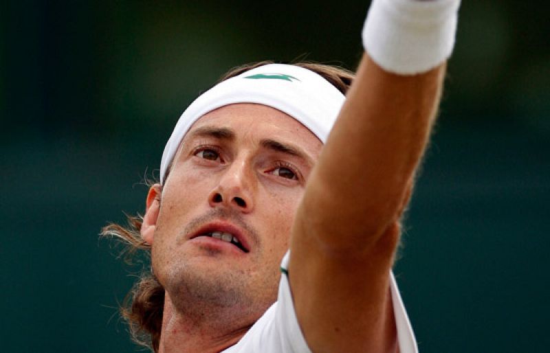 Balance positivo para los españoles en Wimbledon en la jornada, 4 de 6 han pasado de ronda, entre ellos Juan Carlos Ferrero y David Ferrer.