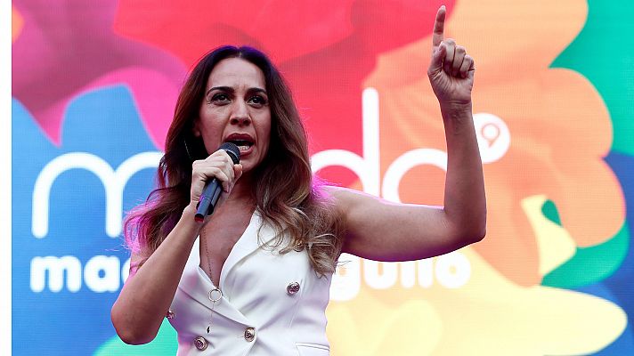 Mónica Naranjo y su 'Sobreviviré' inauguran un Orgullo que extraña a Carmena