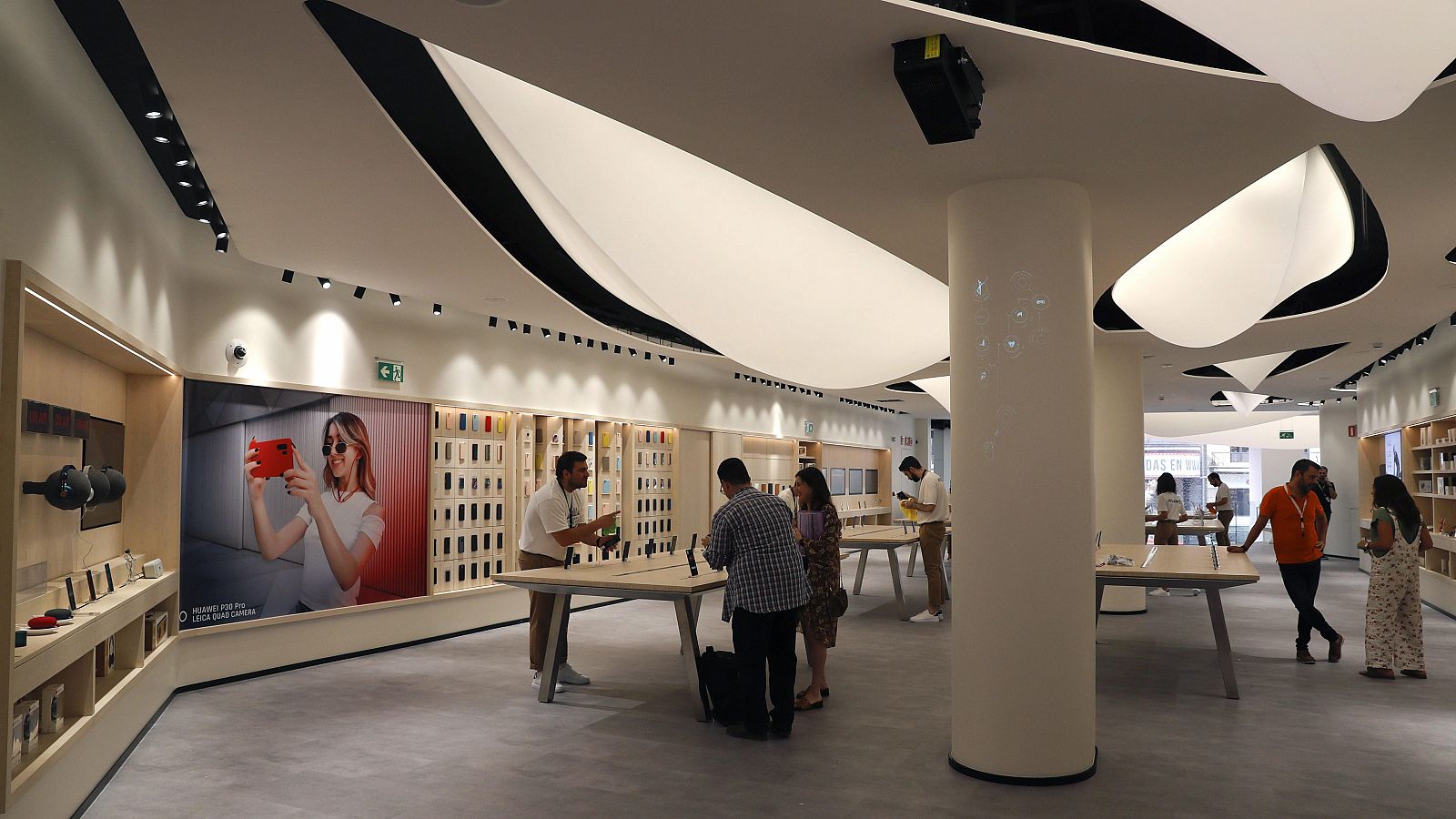 Huawei quiere retomar el vuelo después de las graves turbulencias por las que ha atravesado, que le han hecho perder casi un tercio de las ventas desde que Estados Unidos anunciase el veto a la marca. El fabricante chino, el segundo a nivel mundial y